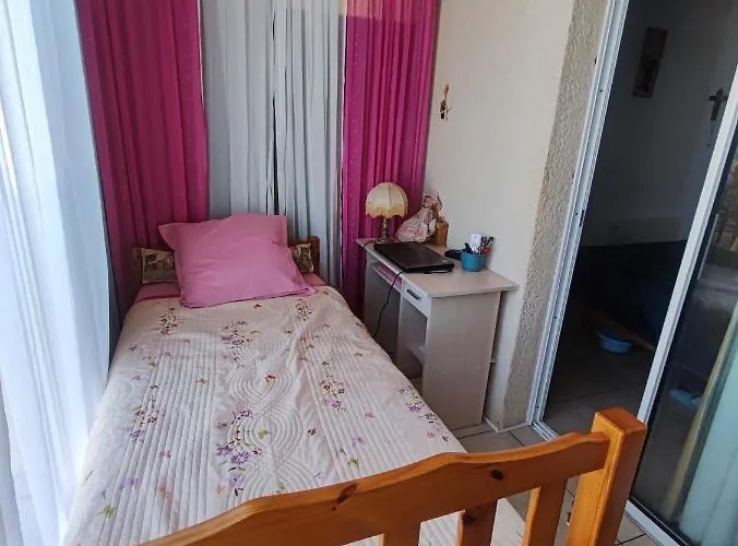 A 5 Mn A Pied De La Mer, Piscine ,tennis, Paillote Appartement